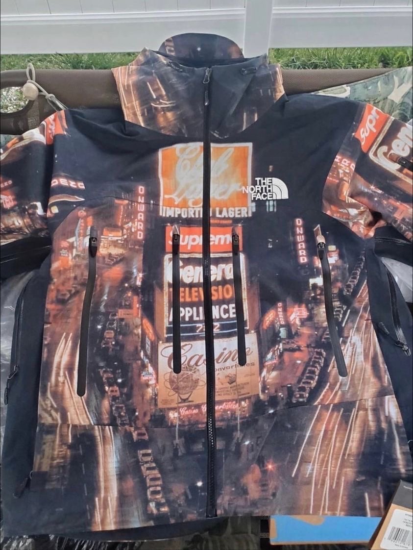 Supreme The North Face Time Square Down Shell Jacket