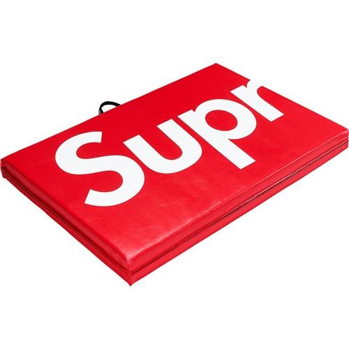Details on Supreme Everlast Folding Exercise Mat None from fall winter 2017 (Price is $118)