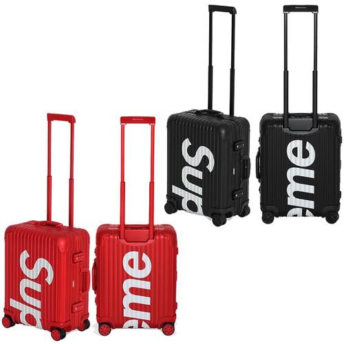 Details on Supreme RIMOWA Topas Multiwheel 45L from spring summer
                                            2018 (Price is $1600)