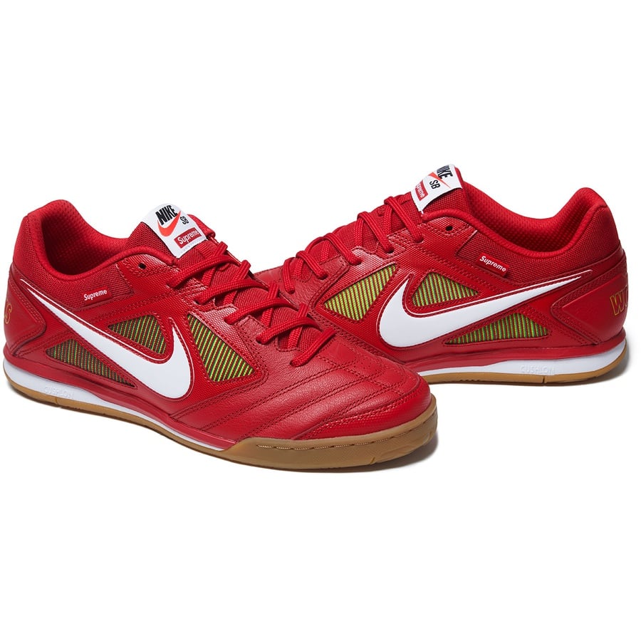 Details on Supreme Nike SB Gato Red from fall winter
                                                    2018 (Price is $110)