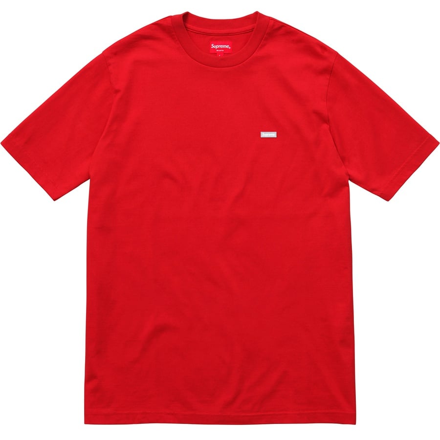 Details on Reflective Small Box Tee Red from fall winter 2018 (Price is $58)