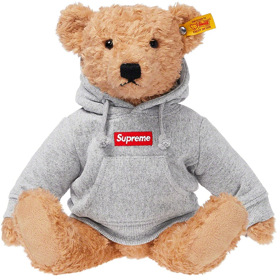 Details on Supreme Steiff Bear Heather Grey from fall winter
                                                    2018 (Price is $178)