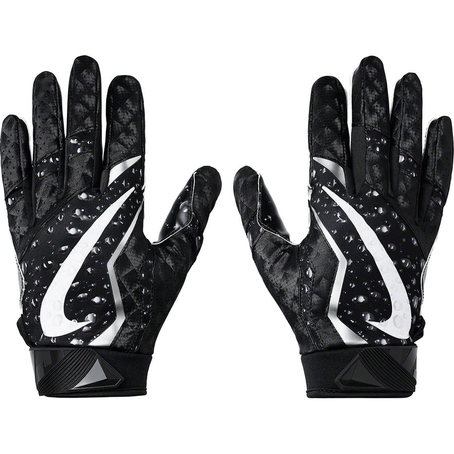 Details on Supreme Nike Vapor Jet 4.0 Football Gloves Black from fall winter
                                                    2018 (Price is $60)