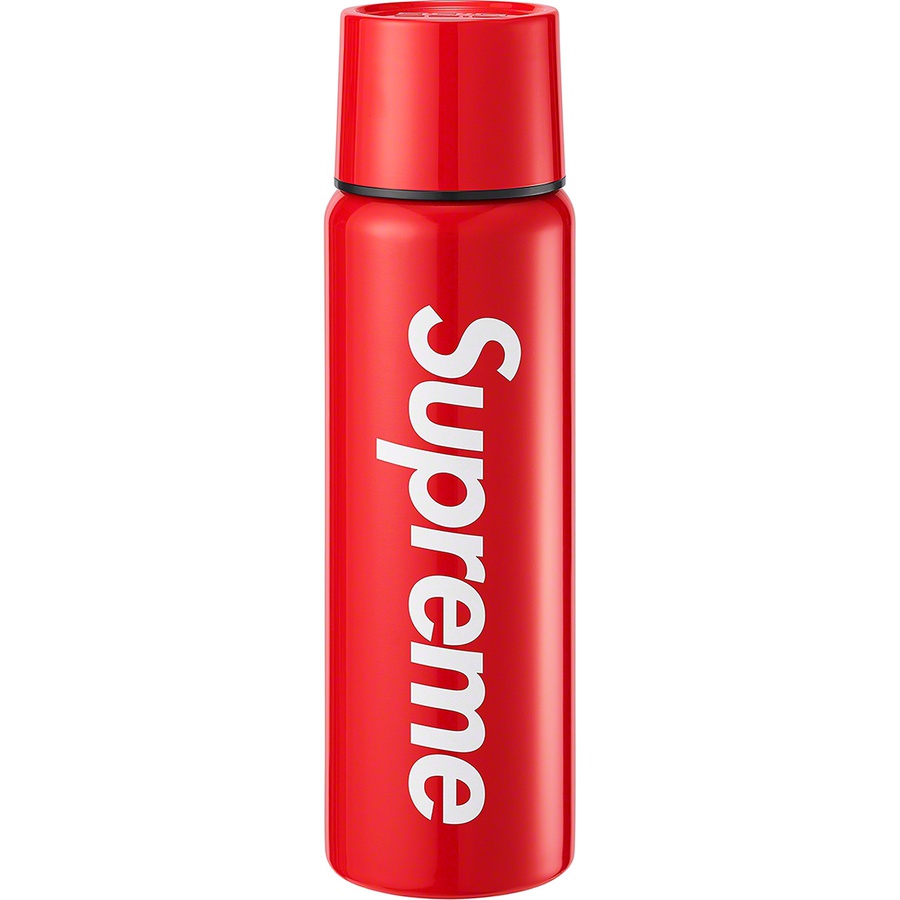 Details on Supreme SIGG™ Vacuum Insulated 0.75L Bottle Red from fall winter 2020 (Price is $54)