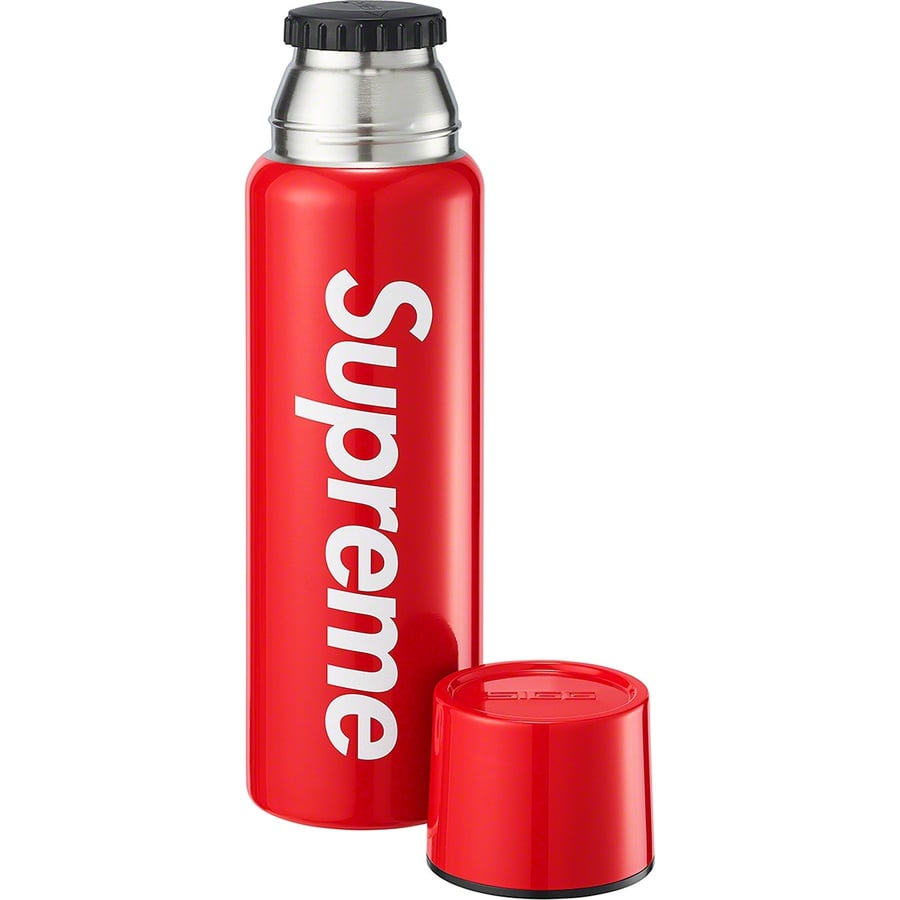 Details on Supreme SIGG™ Vacuum Insulated 0.75L Bottle Red from fall winter
                                                    2020 (Price is $54)