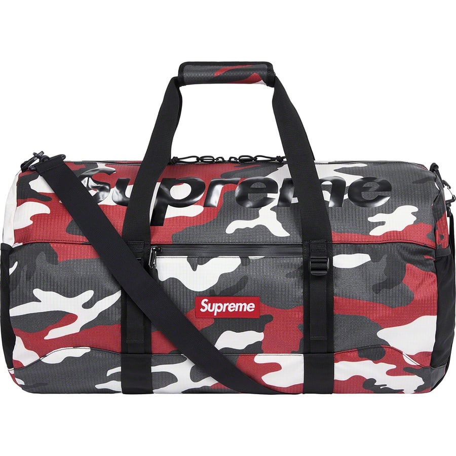 Details on Duffle Bag Red Camo from spring summer
                                                    2021 (Price is $148)