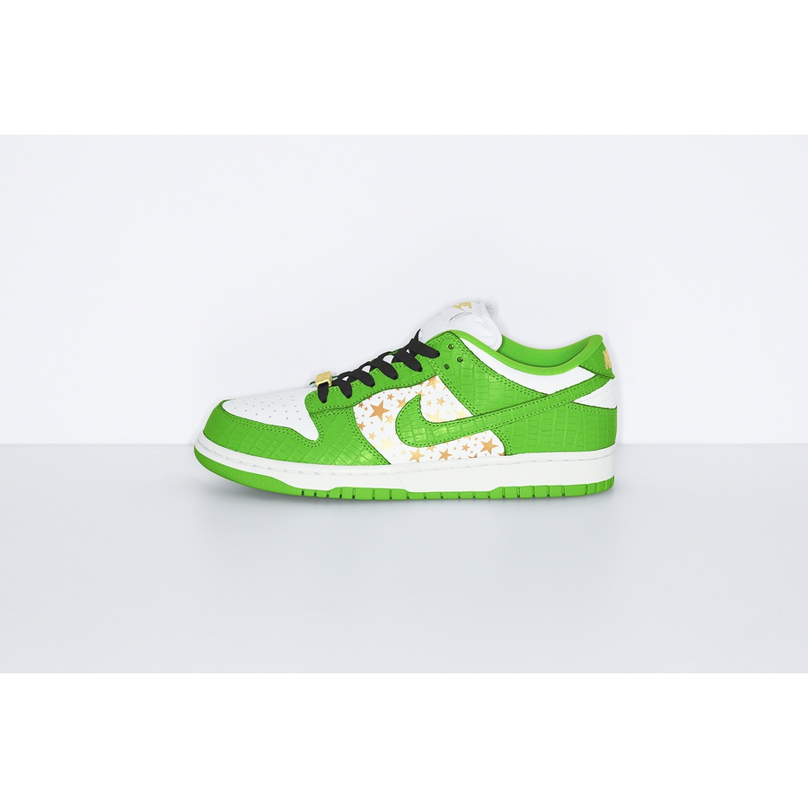 Supreme®/Nike SB Dunk Low