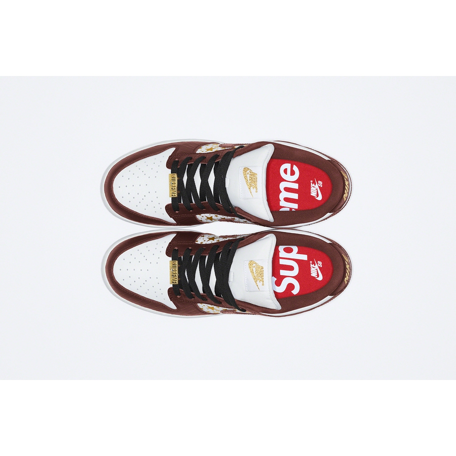 Supreme®/Nike SB Dunk Low