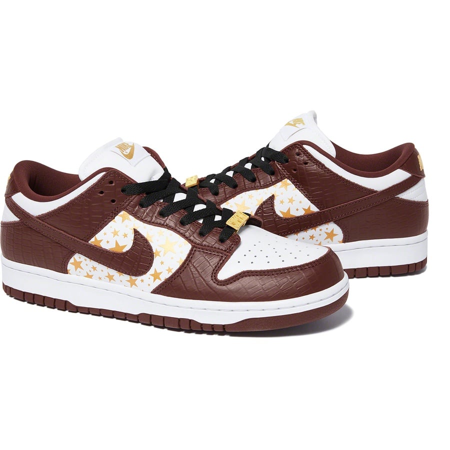 Details on Supreme Nike SB Dunk Low Brown from spring summer
                                                    2021 (Price is $110)