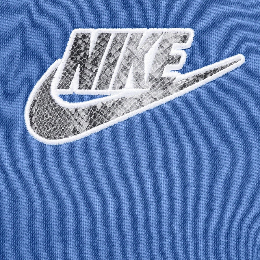 Details on Supreme Nike Cargo Sweatpant Blue from spring summer
                                                    2021 (Price is $138)