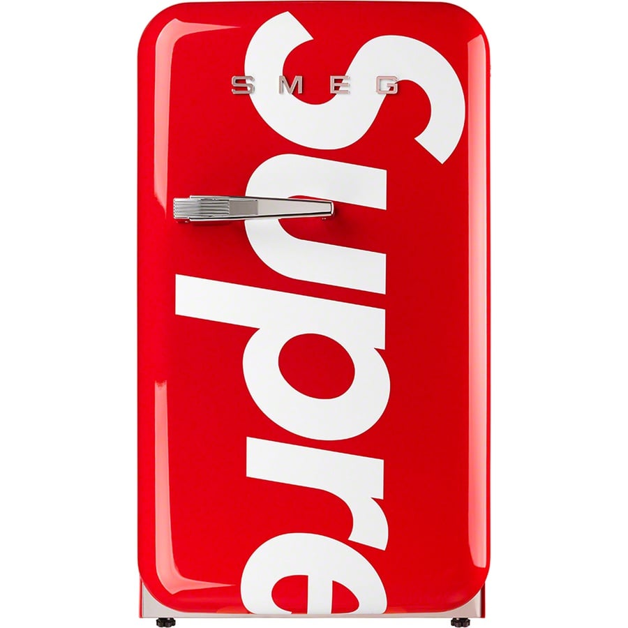 Details on Supreme SMEG Mini Refrigerator Red from spring summer
                                                    2021 (Price is $1398)