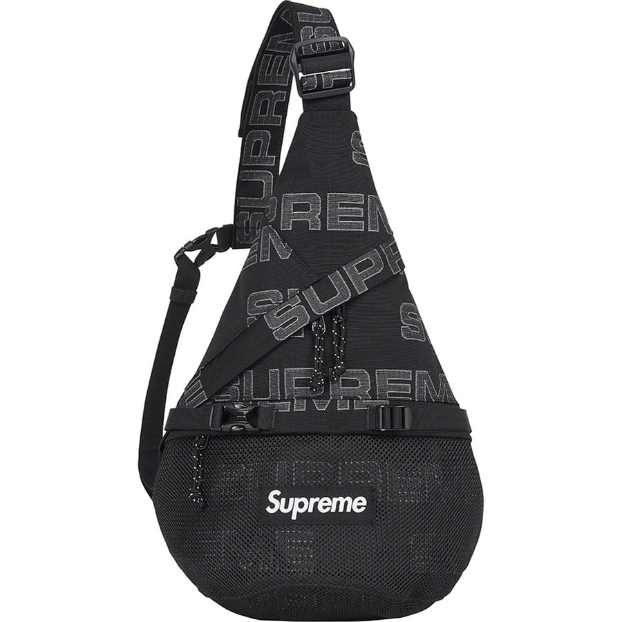 Details on Sling Bag Black from fall winter
                                                    2021 (Price is $78)