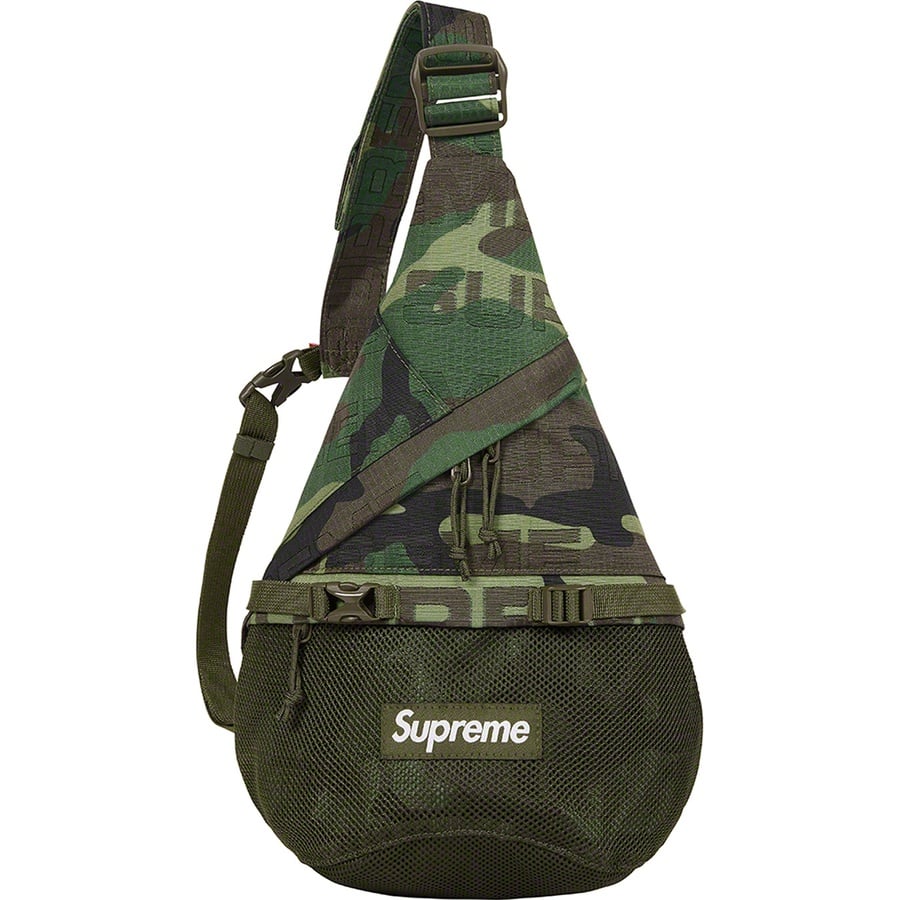 Details on Sling Bag Woodland Camo from fall winter
                                                    2021 (Price is $78)