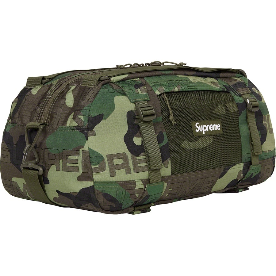 Details on Duffle Bag Woodland Camo from fall winter
                                                    2021 (Price is $148)