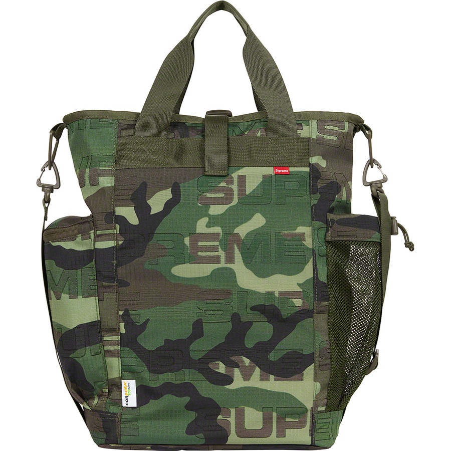Details on Utility Tote Woodland Camo from fall winter
                                                    2021 (Price is $118)