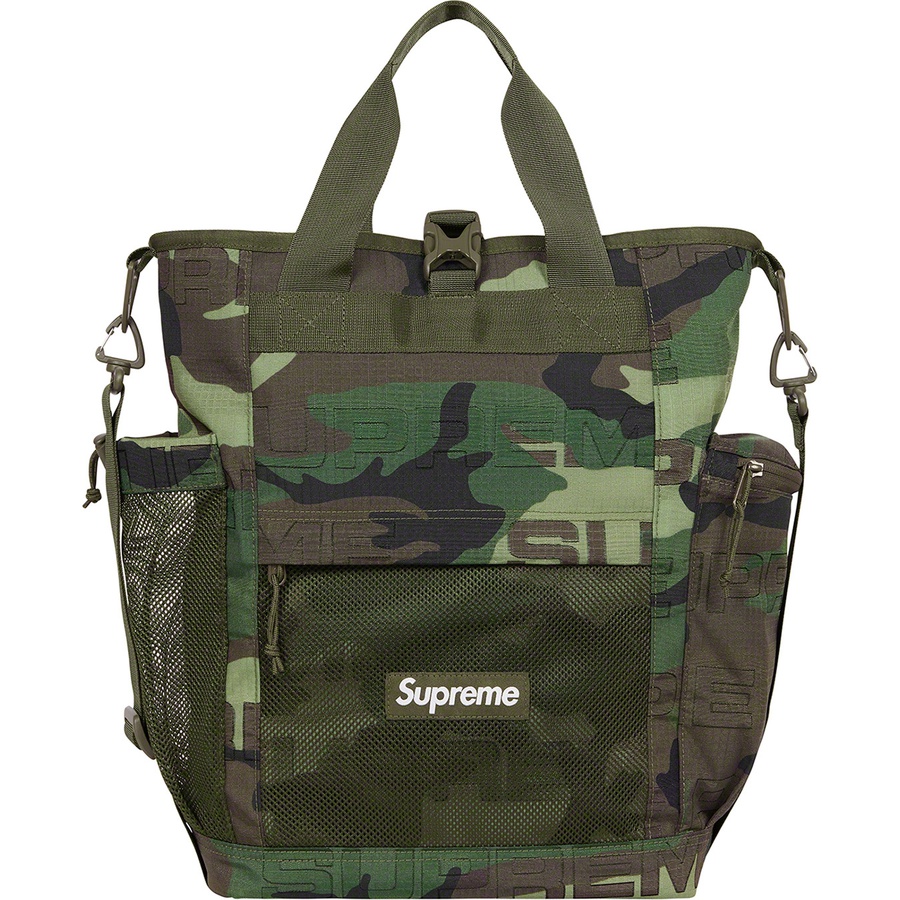 Details on Utility Tote Woodland Camo from fall winter
                                                    2021 (Price is $118)