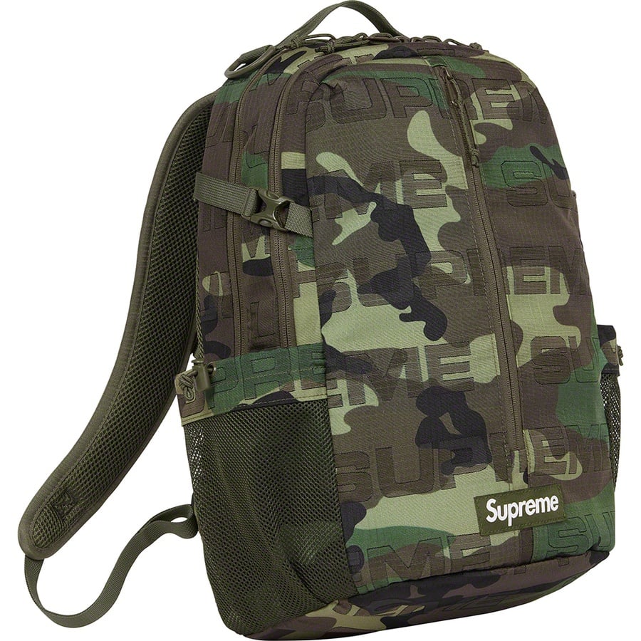 Details on Backpack Woodland Camo from fall winter
                                                    2021 (Price is $148)