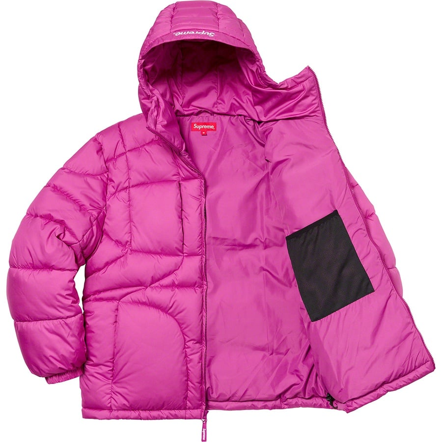 Details on Warp Hooded Puffy Jacket Fuchsia from fall winter 2021 (Price is $298)