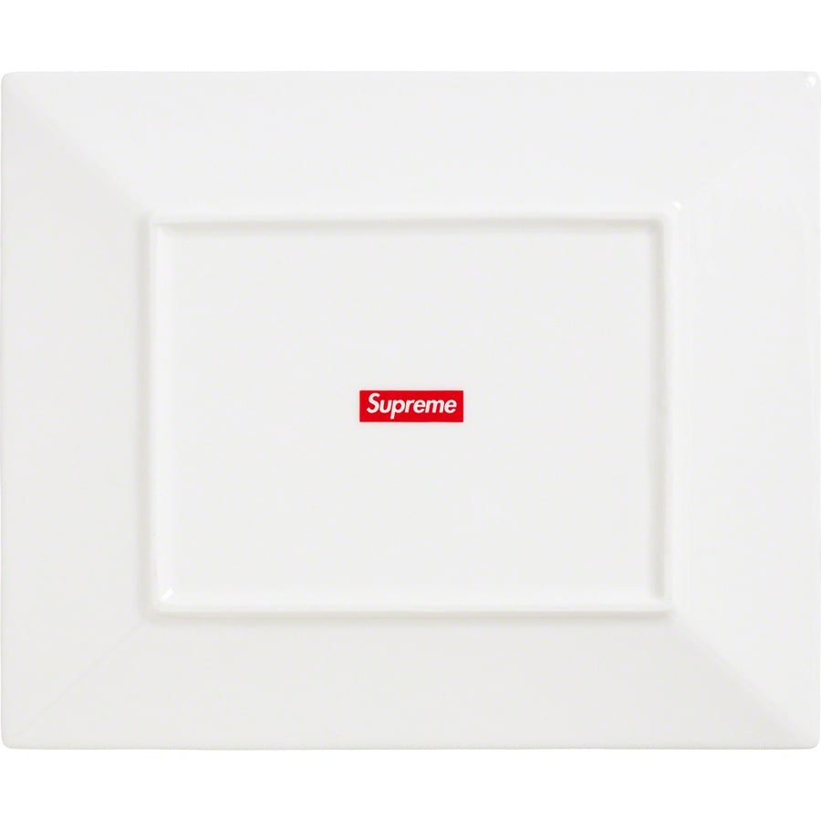 Details on Lady Pink Supreme Tray <em>Ladies Room at Art and Design </em> from fall winter
                                                    2021 (Price is $48)