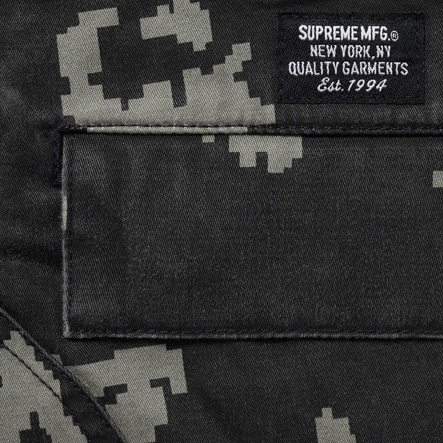 Details on Cargo Pant Black Russian Camo from fall winter
                                                    2021 (Price is $158)