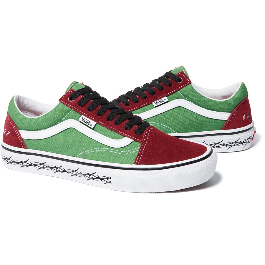 Details on Supreme Vans Old Skool Green from fall winter
                                                    2021 (Price is $98)