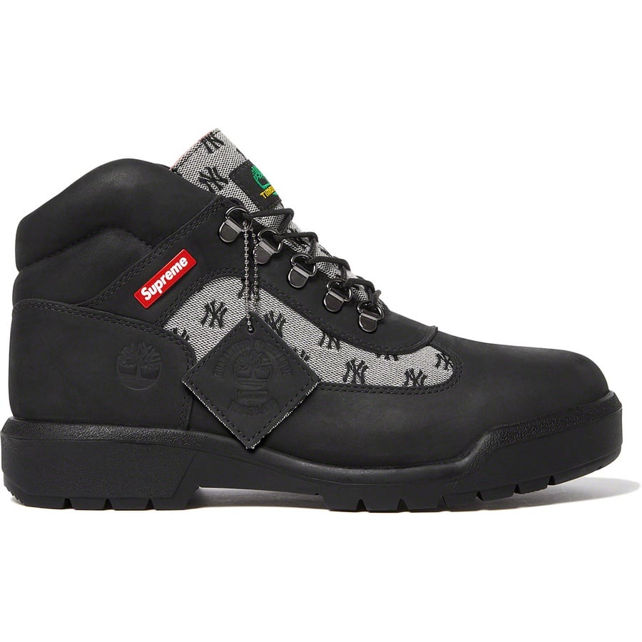 Details on Supreme Timberland New York Yankees™ Field Boot Black from fall winter
                                                    2021 (Price is $248)