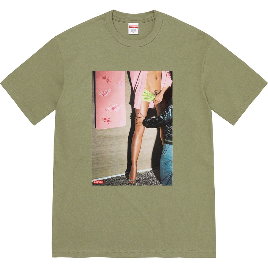 Details on Model Tee Light Olive from spring summer
                                                    2022 (Price is $40)