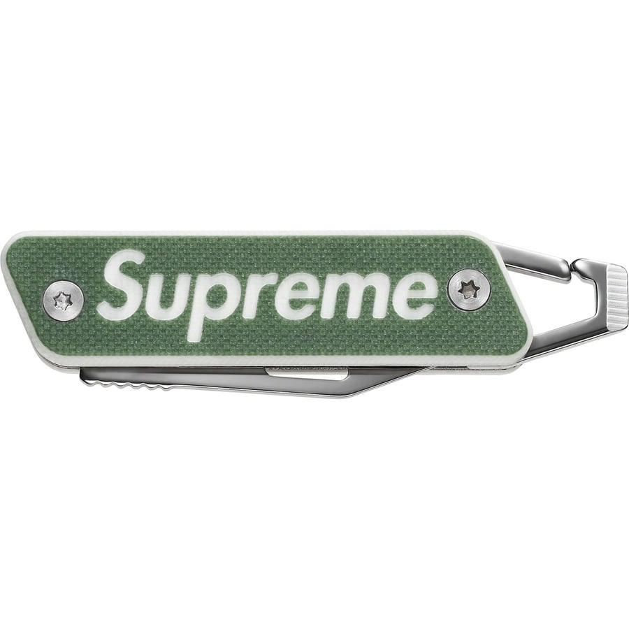 Details on Supreme TRUE Modern Keychain Knife Olive from spring summer
                                                    2022 (Price is $28)