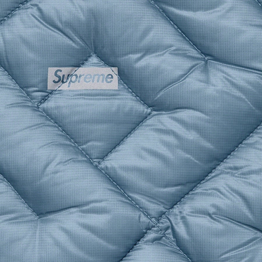 Details on Spellout Quilted Lightweight Down Jacket Slate from spring summer 2022 (Price is $248)