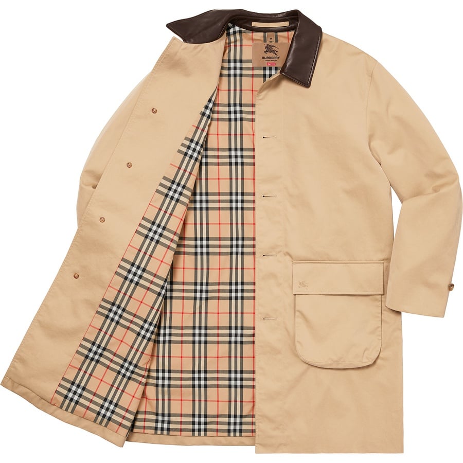 Details on Supreme Burberry Leather Collar Trench Beige from spring summer
                                                    2022 (Price is $998)