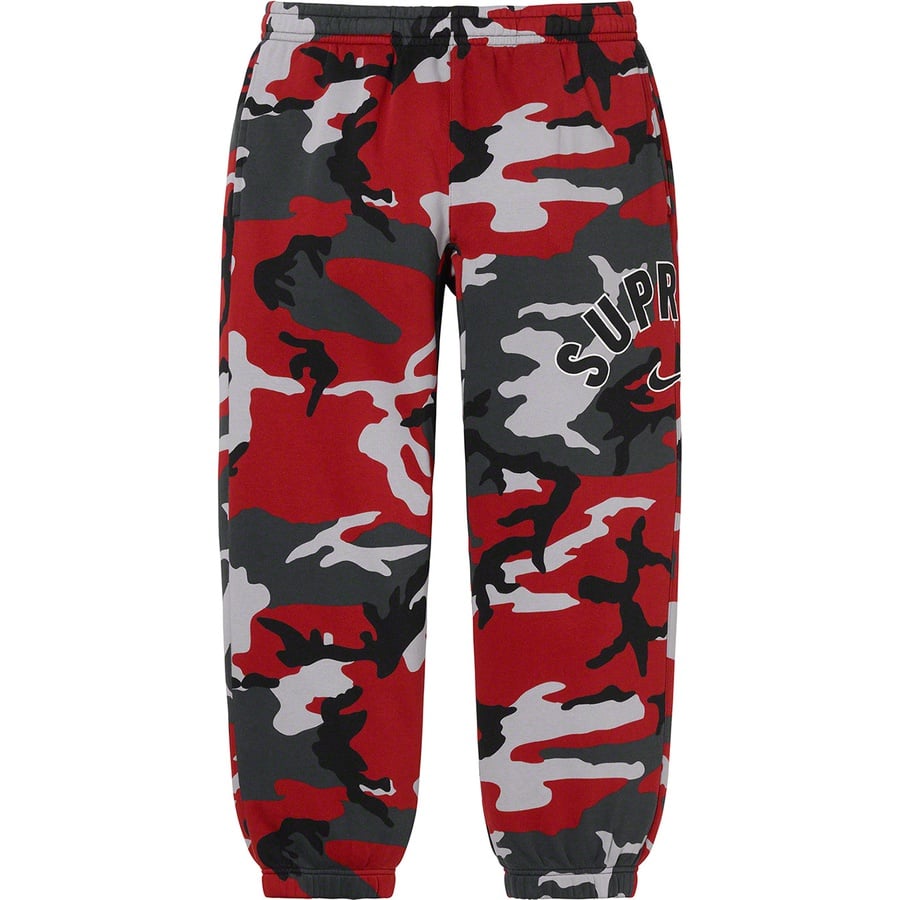 Details on Supreme Nike Arc Sweatpant Red Camo from spring summer
                                                    2022 (Price is $138)