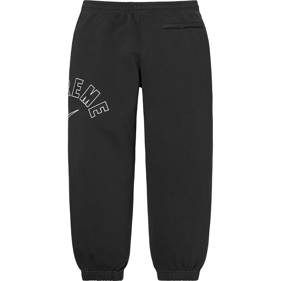 Details on Supreme Nike Arc Sweatpant Black from spring summer
                                                    2022 (Price is $138)