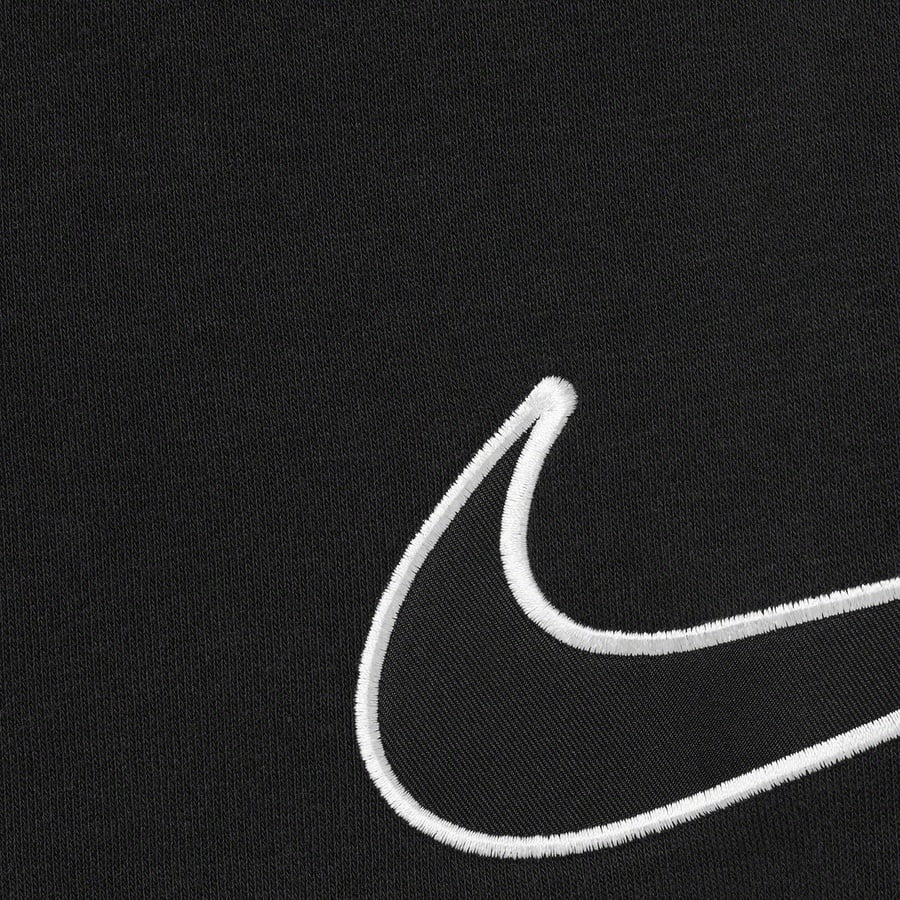 Details on Supreme Nike Arc Crewneck Black from spring summer
                                                    2022 (Price is $138)