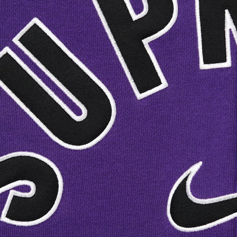 Details on Supreme Nike Arc Sweatpant Purple from spring summer
                                                    2022 (Price is $138)