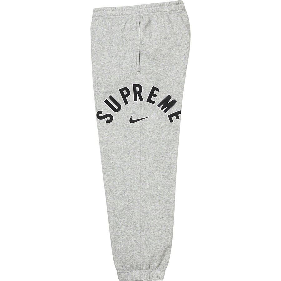 Details on Supreme Nike Arc Sweatpant Heather Grey from spring summer
                                                    2022 (Price is $138)