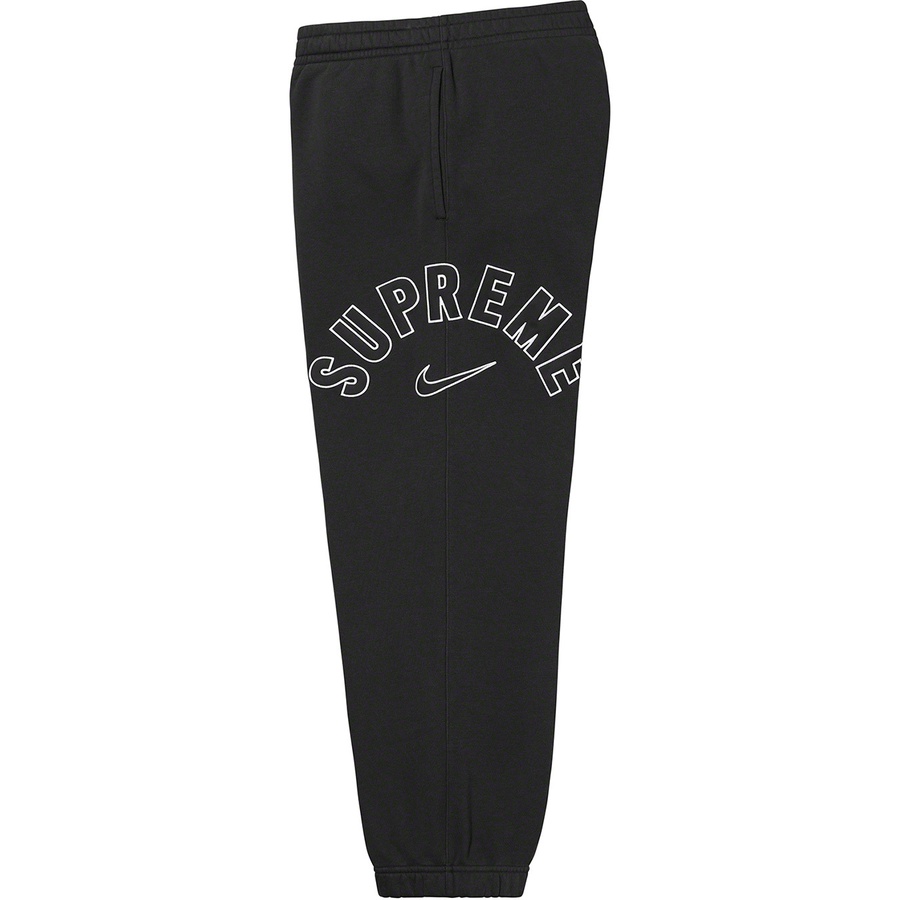 Details on Supreme Nike Arc Sweatpant Black from spring summer
                                                    2022 (Price is $138)