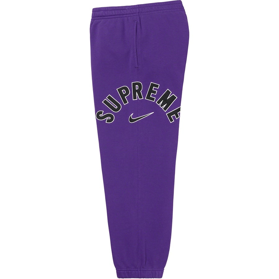 Details on Supreme Nike Arc Sweatpant Purple from spring summer
                                                    2022 (Price is $138)