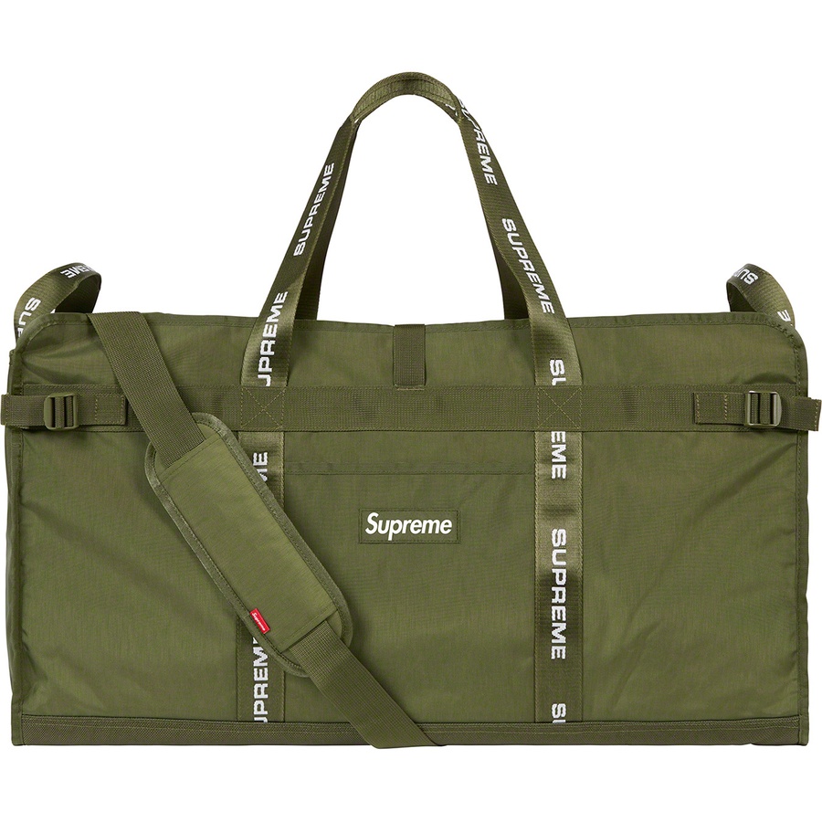Details on Large Haul Tote Olive from fall winter
                                                    2022 (Price is $148)
