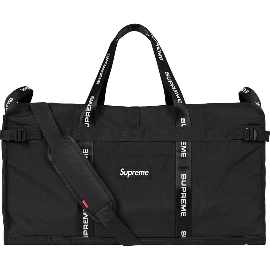 Details on Large Haul Tote Black from fall winter
                                                    2022 (Price is $148)