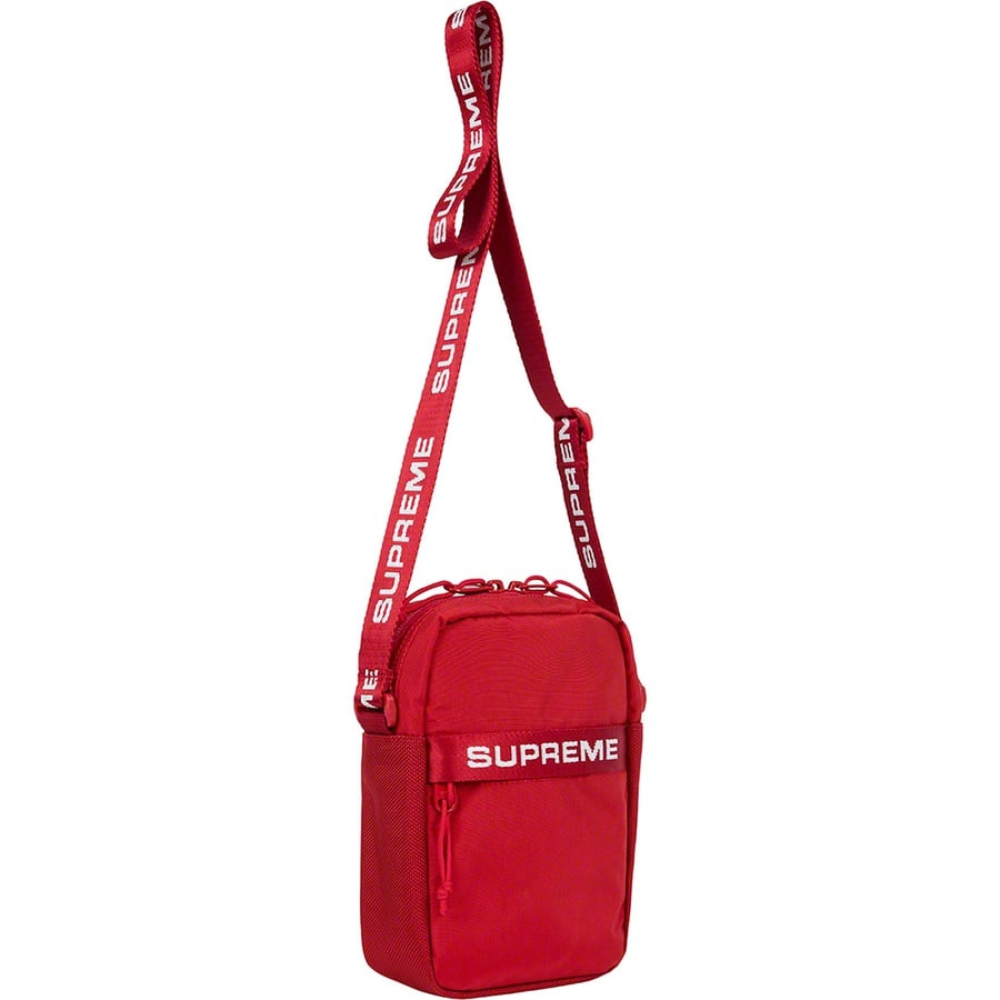 Details on Shoulder Bag Red from fall winter
                                                    2022 (Price is $54)