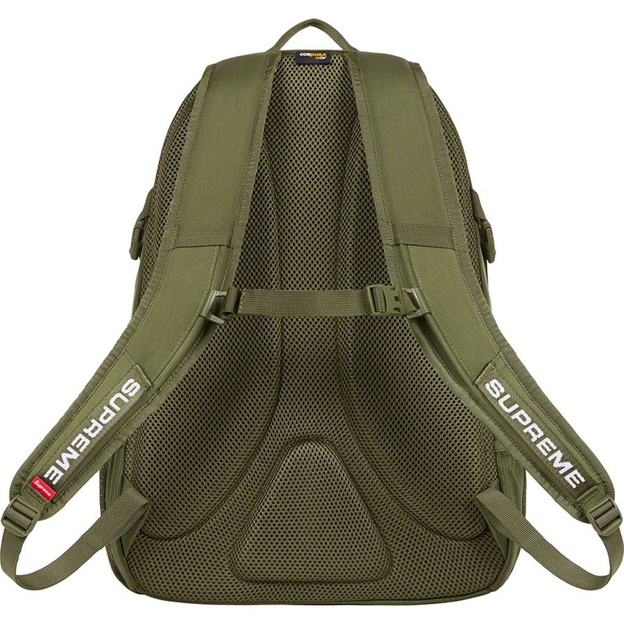 Details on Backpack Olive from fall winter
                                                    2022 (Price is $158)