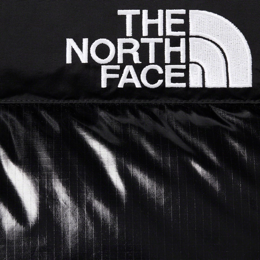 Details on Supreme The North Face 700-Fill Down Parka Black from fall winter 2022 (Price is $598)