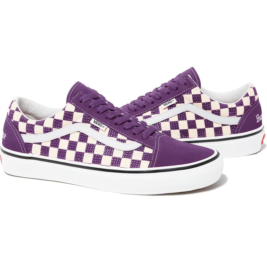 Details on Supreme Swarovski Vans Old Skool Purple from fall winter
                                                    2022 (Price is $298)