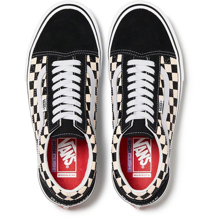 Details on Supreme Swarovski Vans Old Skool Black from fall winter
                                                    2022 (Price is $298)