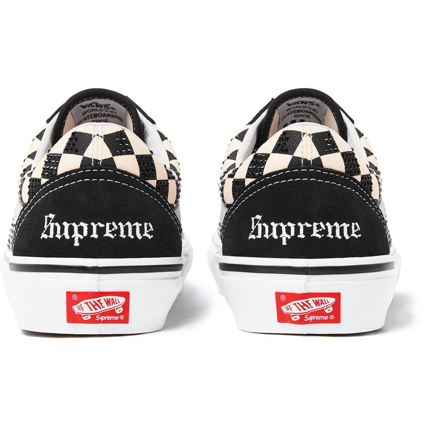 Details on Supreme Swarovski Vans Old Skool Black from fall winter
                                                    2022 (Price is $298)