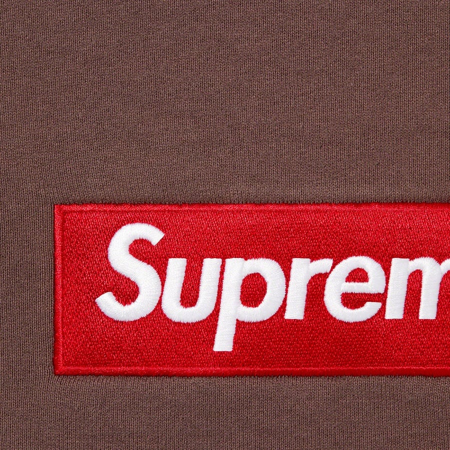 Details on Box Logo Crewneck Brown from fall winter
                                                    2022 (Price is $158)