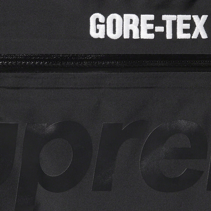 Details on GORE-TEX 700-Fill Down Parka Black from fall winter
                                                    2022 (Price is $568)