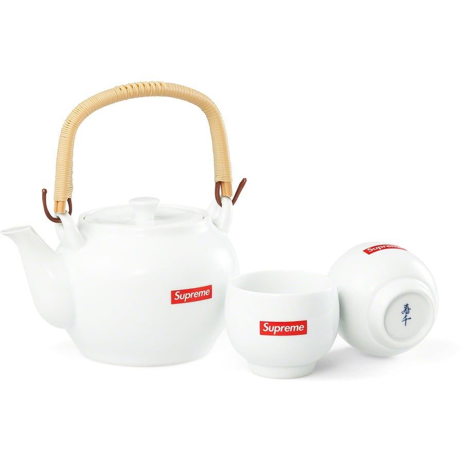 Details on Tea Set White from fall winter
                                                    2022 (Price is $168)