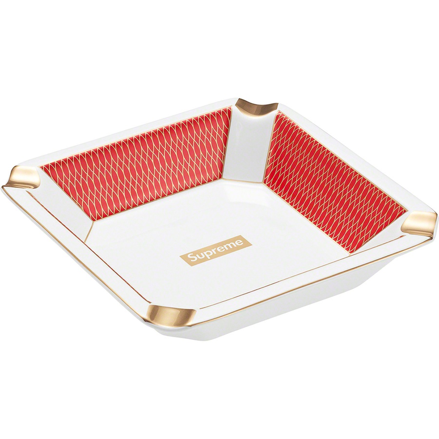 Details on Small Ashtray Red from fall winter
                                                    2022 (Price is $68)