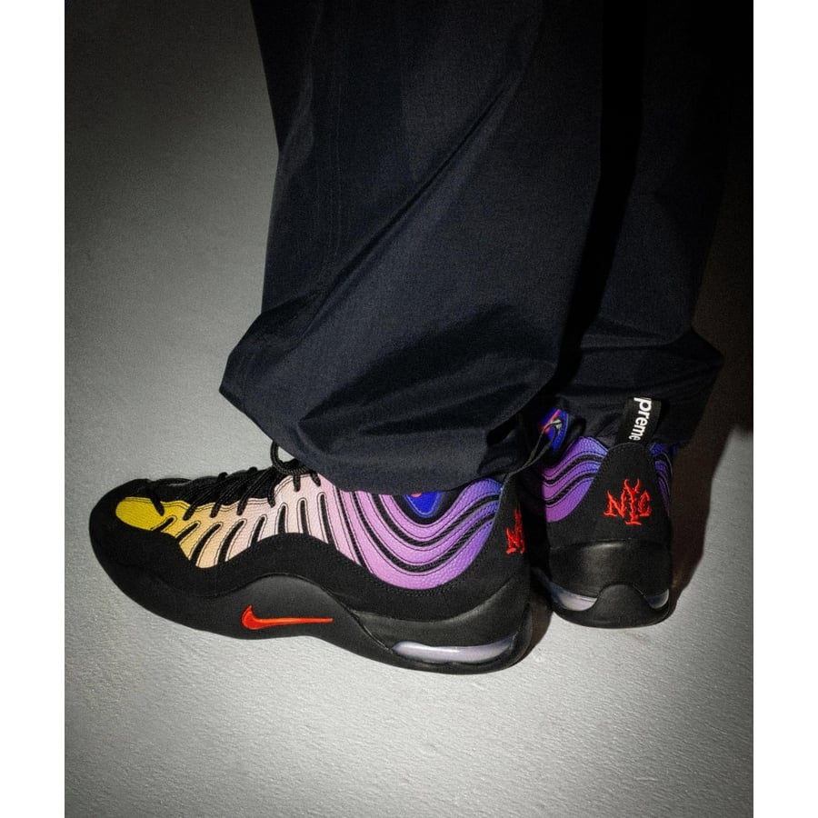 Supreme®/Nike® Air Bakin